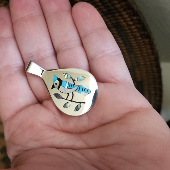 NWOT Native American Zuni Turquoise Inlay Blue Jay Pendant ๐ ๐ฆ - Picture 10 of 11